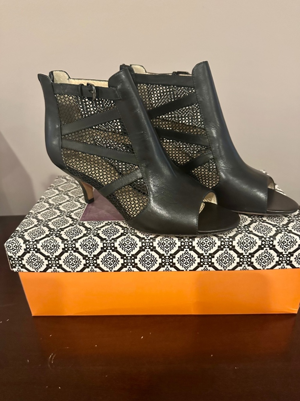 Isola Talcott Black Open Toe Bootie New Sz 8.5